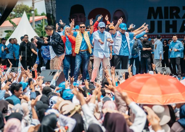 Meledak! Kampanye Akbar Mirza Jihan di PKOR Way Halim Meriah dengan Kehadiran Artis dan Tokoh Lampung