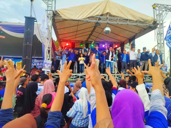 Ribuan Simpatisan Hadiri Kampanye Akbar Pasangan Handal