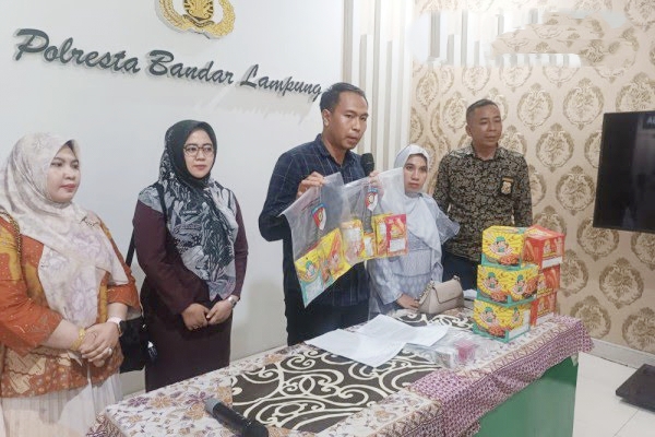 Polisi Hentikan Penyelidikan Keracunan Pelajar SD Durian Payung BPOM Petintahkan Tarik Bomb Stripe, Spicy Noodle Stick dan Yummy Stick