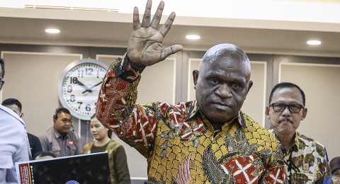 Natalius Pigai Dari Juru Parkir Kini Menteri HAM