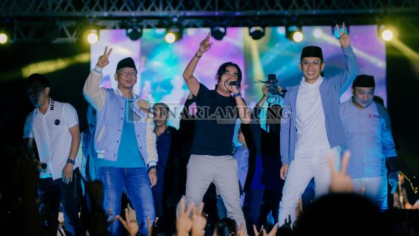 Sholawat dan Konser Kebangsaan di Lamsel: Mirza dan Egi Ajak Warga Bangkit Bersama untuk Kemajuan Lampung