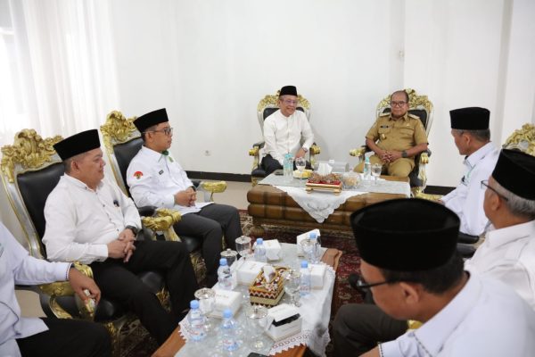 Terima Kunjungan Pengurus MUI Lampung, Pj. Gubernur Samsudin Apresiasi Kinerja MUI dan Ajak Berkontribusi Aktif dalam Pembangunan Masjid Al-Hijrah Kota Baru