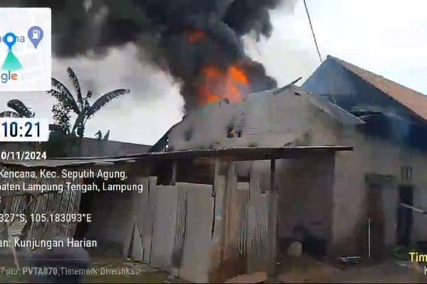 Rumah di Kampung Bumi Kencana Terbakar Ridho Feriandy Tewas Digudang Penyimpanan BBM