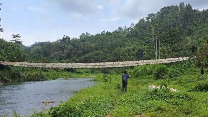 Jembatan Umbar Ternyata Bantuan Kelompok Masyarakat, Pj Bupati Akan Perhatikan Keluhan Warga