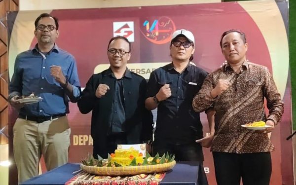 Aktivis HAM Hariz Azhar Isi Diskusi HUT Ke-14 Fajar Sumatra, Penyelenggara Habskan Anggaran Dengan Partisipasi Rendah