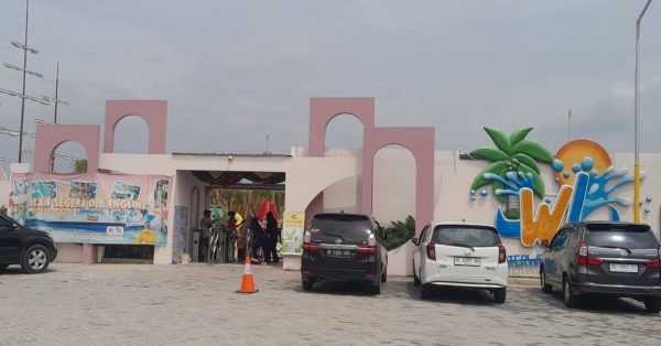Diduga Ilegal, Kolam Renang Water World Lampung Disoal Pengunjung