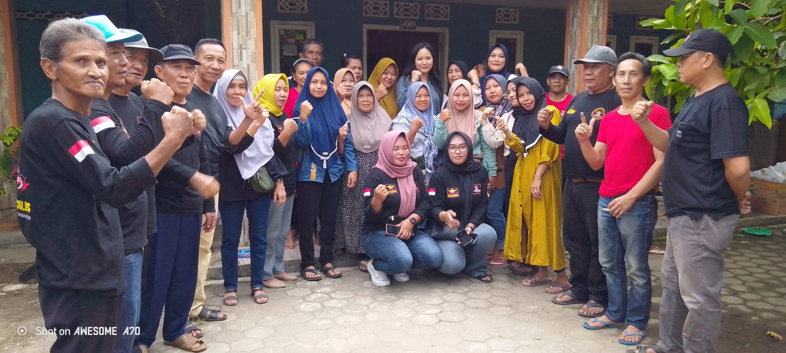 Senator Almira Menyapa Konstituen di Tanggamus 