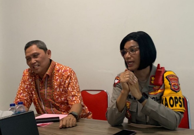 Dikawal Polisi Tim Jaksa Polres Pesawaran Gagal Tangkap Mantan Kades Korupsi, Pelaku Ngamuk Banting Termos Dan Viralkan Vidio Petugas Suruhan Bupati Lakukan Pengrusakan?