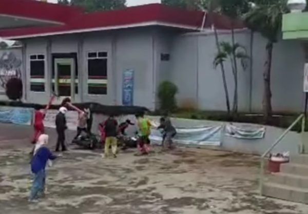 Aksi Heroik Petugas SPBU Kurungan Nyawa Gagalkan Penjambretan, Terluka 9 Sayatan