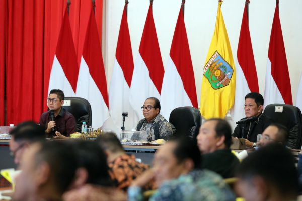 Pj Gubernur Samsudin Pimpin Rapat Persiapan Evaluasi Kinerja Triwulan Kedua