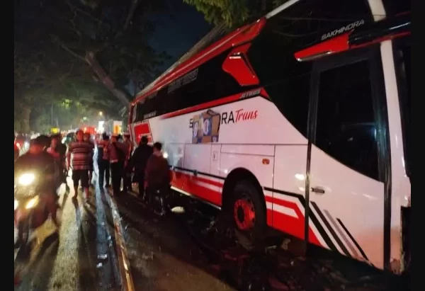 Rem Blong Bus Pariwisata Tabrak Motor dan Mobil di Malang Empat Orang Tewas, ini Daftarnya