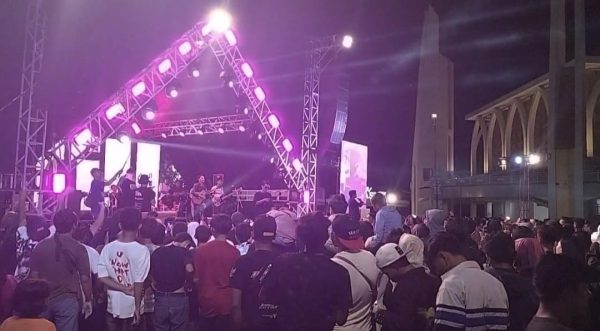 Ribuan Pengunjung Padati Wisata Siger Park BHC Sambut Tahun Baru