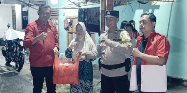 PWRI Lampung Berbagi Nasi Kotak