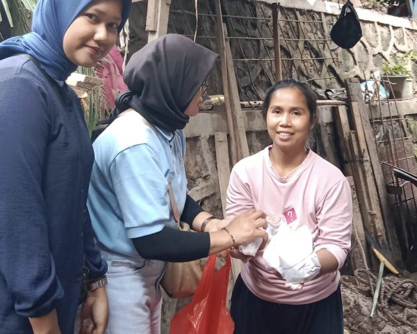 JMSI Lampung Kembali Bagikan Nasi Bungkus ke Korban Terdampak Banjir