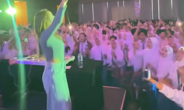 Lapor Pak Erick Tohir, PT PNM Bandar Lampung Tak Berakhlak Gelar DJ Pake Seragam SMA di Grand Mercure