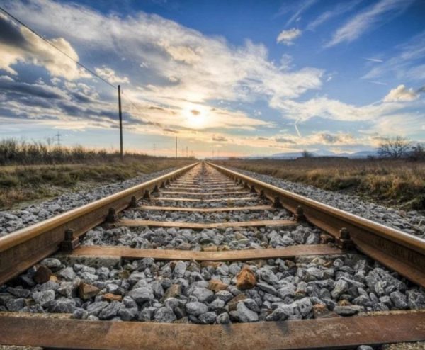 Rugikan PT KAI Hingga Rp438 Juta, Dua Pencuri Besi Rel Kereta Api Ditangkap