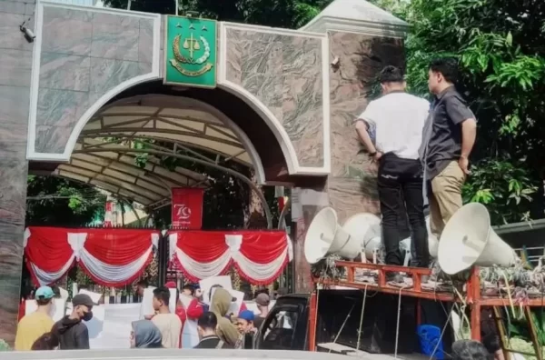 AML Tuding Raden Adipati Surya Terlibat Main Mata Dengan Inhutani V Soal Lahan dan Pajak Register