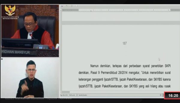 Mahmakamah Konstituti Diskualifikasi Pasangan Aries Sandi Darma Putra