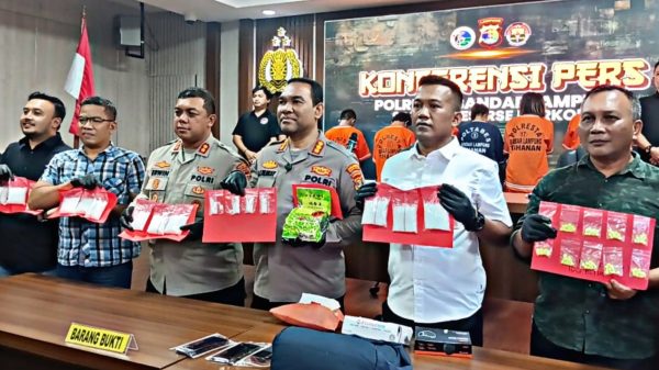Enam Komplotan Jaringan Narkoba Kampung Ampai-Kedaton Ditangkap BB 2,2 Kg Sabu 100 Butir Ekstasi