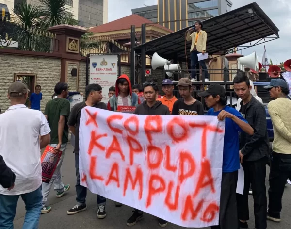 Demo di Mabes Polri PERMAHI Desak Kapolri Evaluasi Kapolda Lampung, dan Usut Kasus Kaburnya Empat Gembong Narkoba