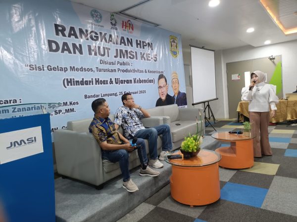 Diskusi Publik JMSI Lampung, Zam Zaniriah Ungkap Sisi Positif Negatif Medsos