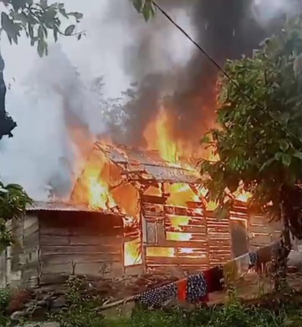 Siang Bolong, Rumah Warga Talang Inim Ludes Terbakar 
