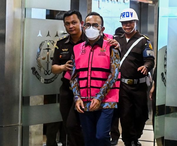 Tetapkan Tujuh Tersangka Korupsi Pertamina Rp193 Triliun, Kejagung Temukan Dugaan Oplosan Pertalite Menjadi Pertamax dan Minyak Mentah