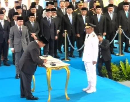 Mirza Wakili 33 Gubernur Teken Berita Acara Pelantikan dan Penyematan Pangkat