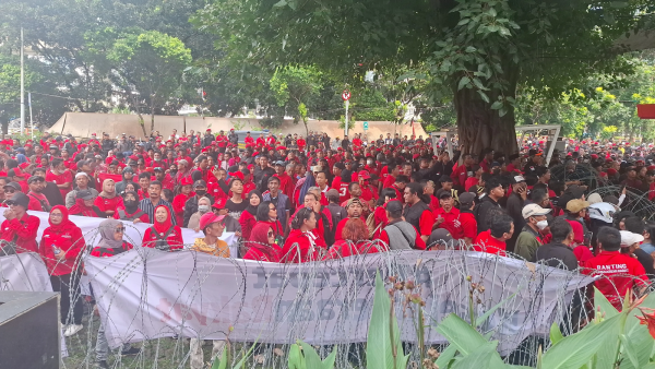 Sempat Mangkir Akhir Hasto Datangi KPK dan Bawa Massa PDIP