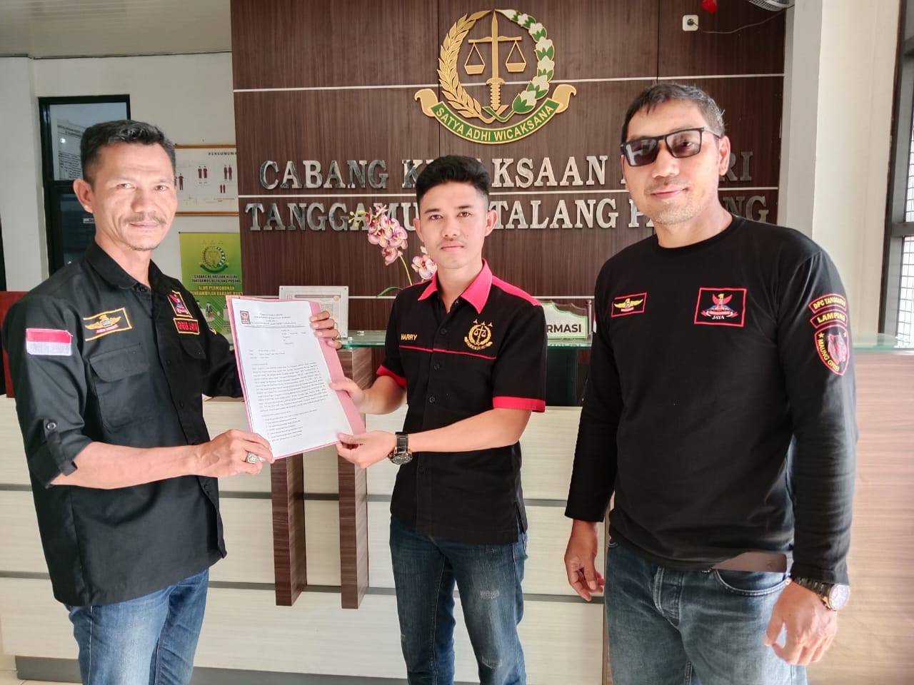 GRIB JAYA PAC Pugung Resmi Laporkan Oknum Kepala Pekon Gunung Tiga ke Cabjari Tanggamus