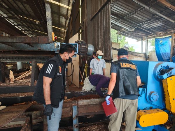 Tim Labfor Palembang Investigasi Kematian Karyawan PT Min Gook Indonesia Yang Masuk Mesin Penghancur Kayu