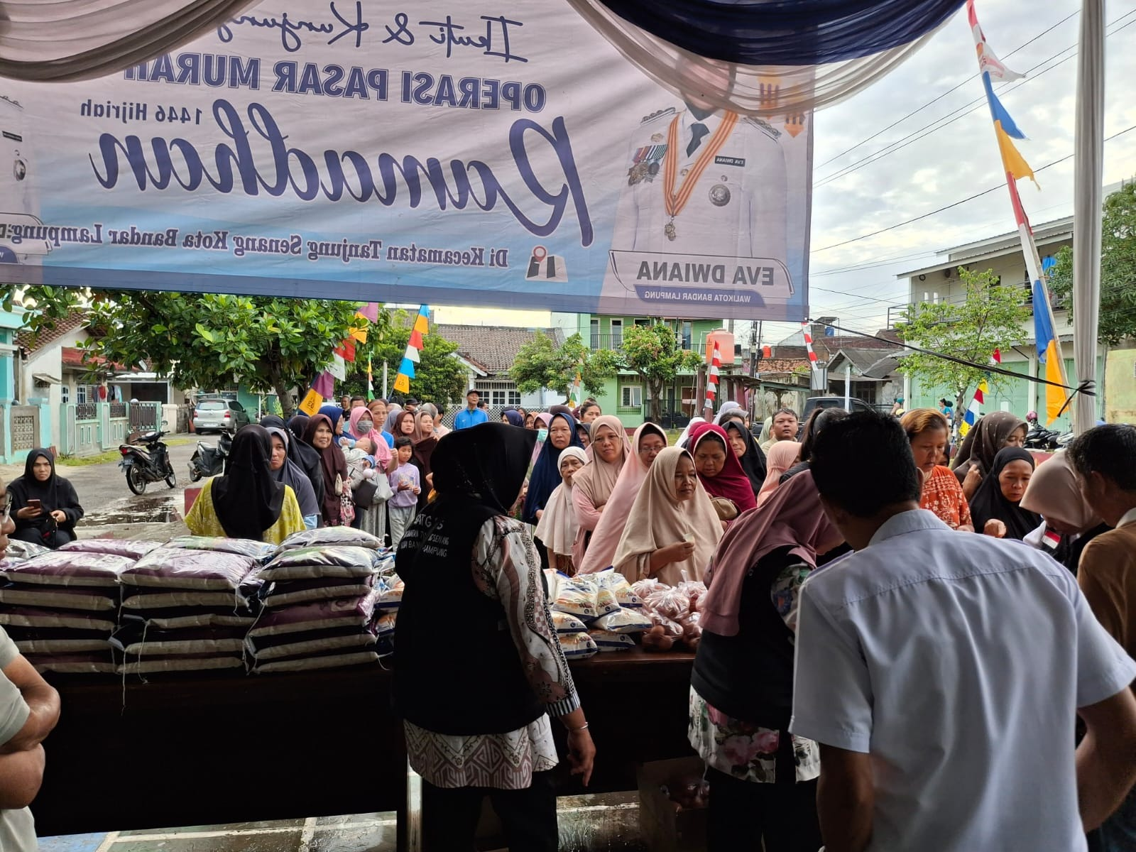 Warga Antusias Hadiri Pasar Murah Pemkot Bandar Lampung