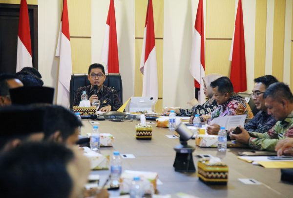 Pj. Sekdaprov Fredy SM Pimpin Rapat Penyelenggaraan Haji Tahun 2025, Bahas Subsidi Ongkos Transit Daerah dan Rekrutmen Petugas Haji Daerah