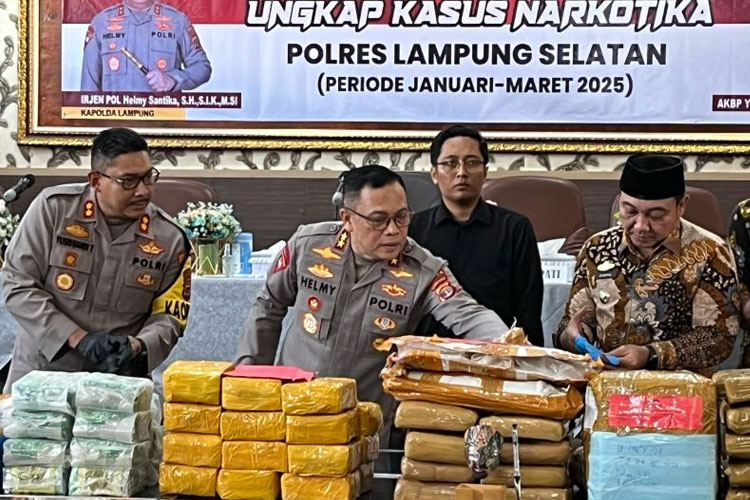 Polda Lampung Tangkap Warga Malaysia Bawa 21 Kg Sabu di Bakauheni