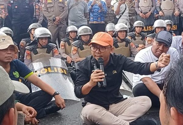 DPRD Lampung Temui Massa Aksi Inpres 01 Tahun 2025