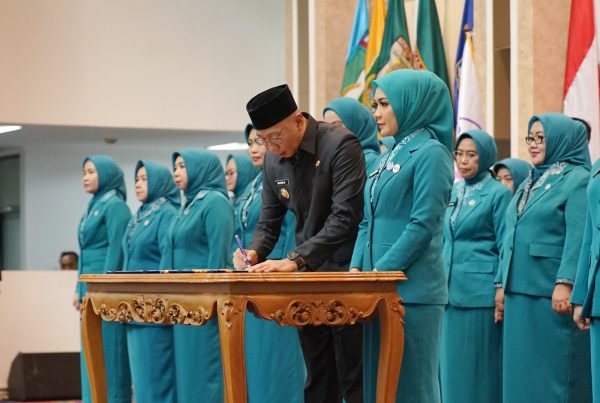 Gubernur Mirza Lantik Pengurus TP-PKK dan Tim Pembina Posyandu Lampung