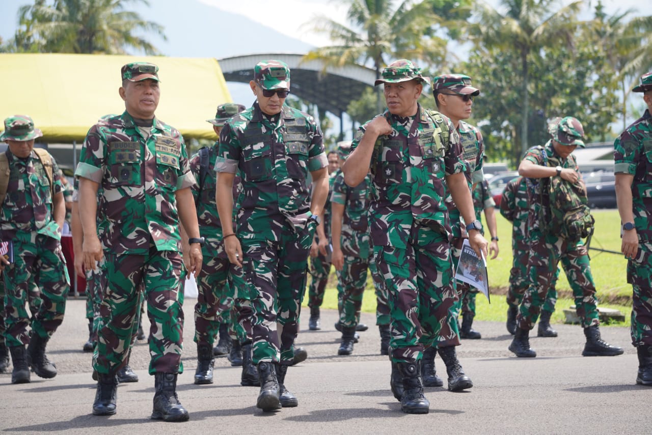 Danpasmar 1 Hadiri Rapat dan Tinjau Media Dalam Rangka Kegiatan Pengukuhan Panglima Korps Marinir