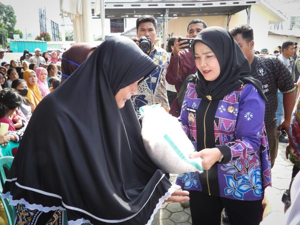 Pemkot Bandar Lampung Salurkan 8 Ton Beras dari BAZNas