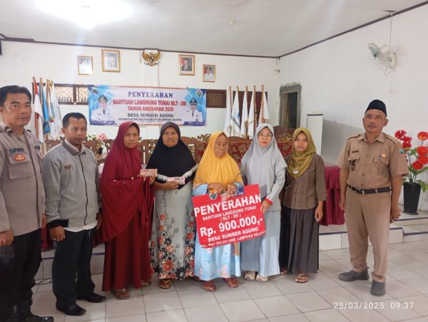 Pemdes Sumberagung Salurkan BLT-DD 2025 dan Insentif, Bantu Ringankan Beban Warga di Bulan Ramadhan