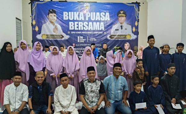 Buka Puasa Bersama dan Berbagi Santunan KNPI dan Dispora Lampung Refleksi SDM Generasi Muda