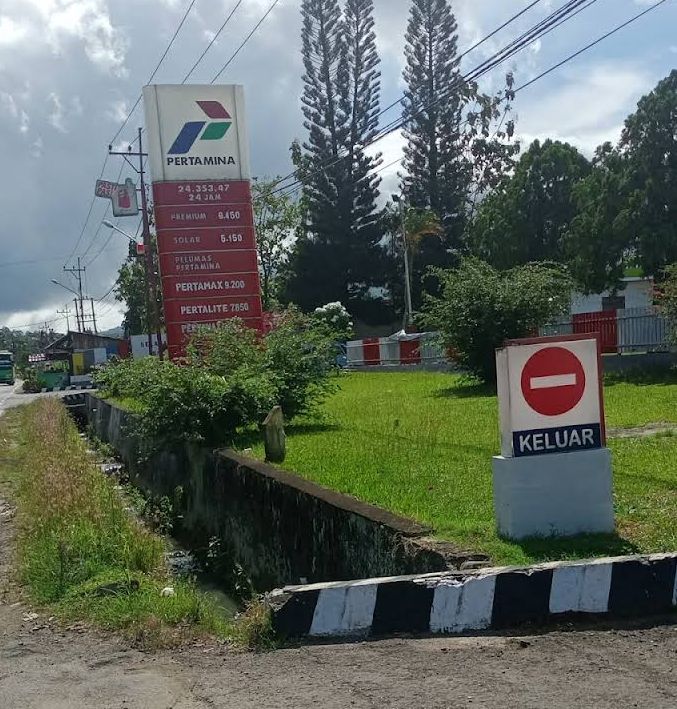 Konsumen Keluhkan Pelayanan Buruk di SPBU Pekon Banjarnegeri, Gisting