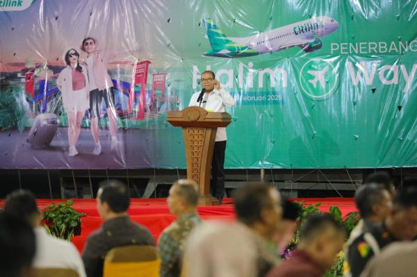 Samsudin Luncurkan Penerbangan Perdana Rute Way Kanan-Jakarta