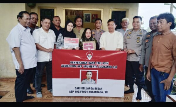 Alumni Sekolah Bintara 93/94 Nusantara Santuni Keluarga Alm AKP Lusianto