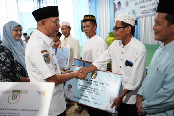 Gelar Safari Ramadhan dan Berikan Berbagai Bantuan, Gubernur Rahmat Mirzani Perkuat Sinergi Dalam Membangun Daerah