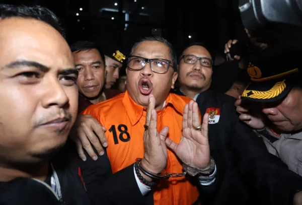 Meski Tersangka dan Ditahan KPK Hasto Tetap Sekjen PDI-P