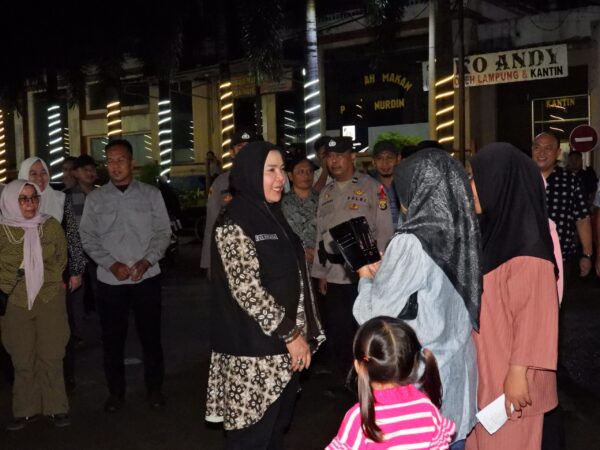 Wali Kota Eva Tinjau Langsung Arus Balik Lebaran 2025 di Pool Damri Tanjung Karang