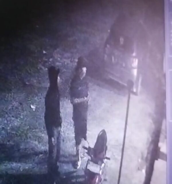 Terekam CCTV, Aksi Dua Maling Gasak Motor Penghuni Rusunawa Kota Metro