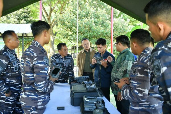 Danbrigif 4 Marinir/BS Terima Kunjungan Tim UTI Perbaiki Drone Militer