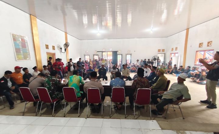 Heboh! Kakon Sumanda Diduga Hamili LC, Ratusan Warga Geruduk Balai Pekon Tuntut Mundur