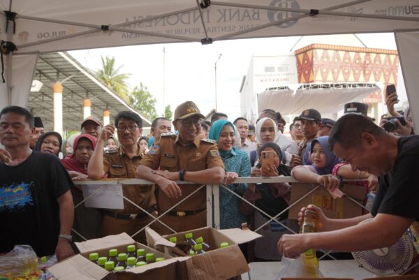 Gubernur Lampung Tinjau Pasar Murah di Kotabumi, Pastikan Stok Pangan Aman Saat Ramadhan dan Jelang Idul Fitri